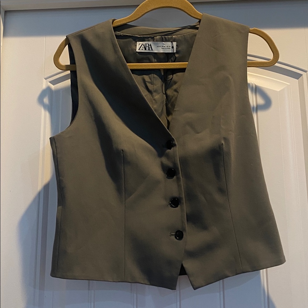 Zara Classic Fit Vest ZW

Collection size M - Picture 7 of 14